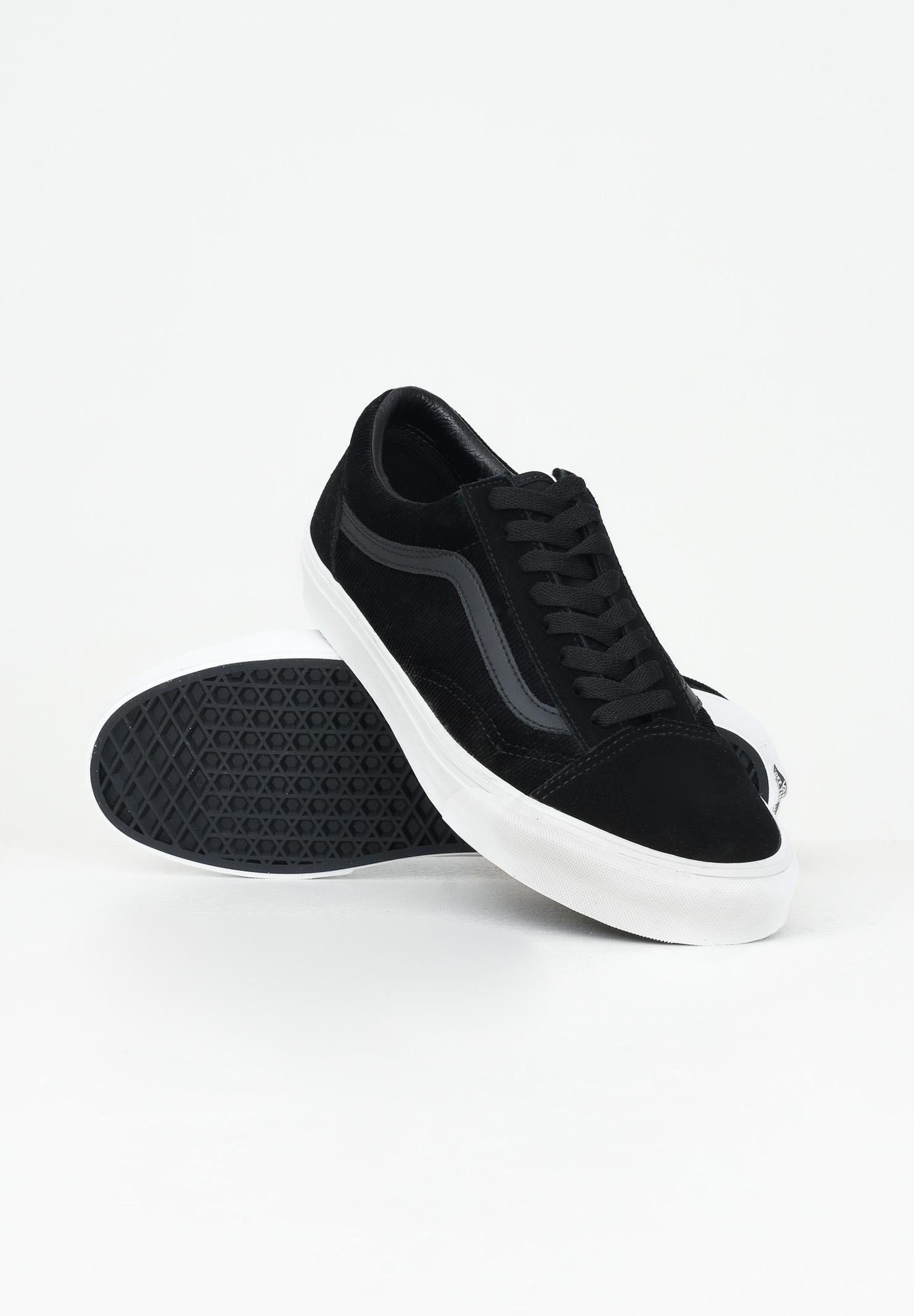 VANS VN000CR5BM81