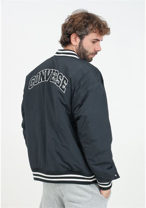 Bomber nero da uomo con grafica Varsity CONVERSE | 10026976-A01.