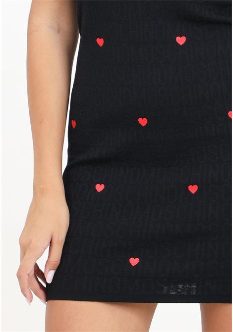 Abito corto nero da donna con logo jacquard e ricamo cuori MOSCHINO | 242EM048177001555