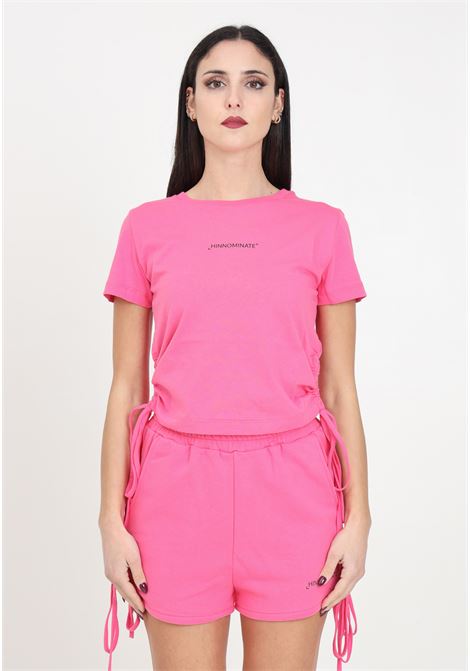 T-shirt da donna rosa geranio a mezza manica con arricciature HINNOMINATE | HMABW00146-PTTS0043VI16