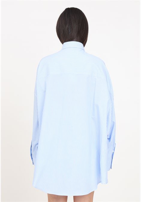 Camicia da donna over in cotone bastonetto con etichetta bianca e azzurra HINNOMINATE | HMABW00237-PTTL0011BL02