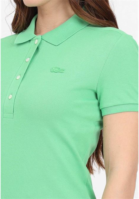 Polo verde da donna con patch coccodrillo tono su tono LACOSTE | PF5462IXU