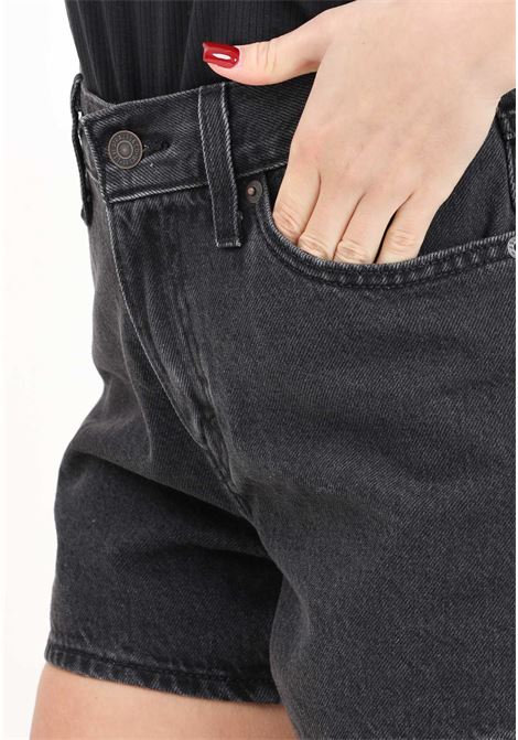 Shorts casual in denim nero da donna MOM ANNI '80 LEVIS® | A4695-00000000