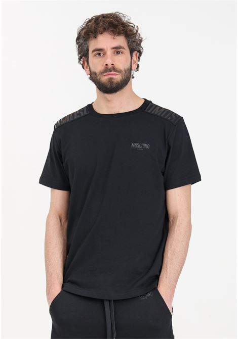 T-shirt da uomo nera con patch logo sulle spalline e sul davanti tono su tono MOSCHINO | V070794070555